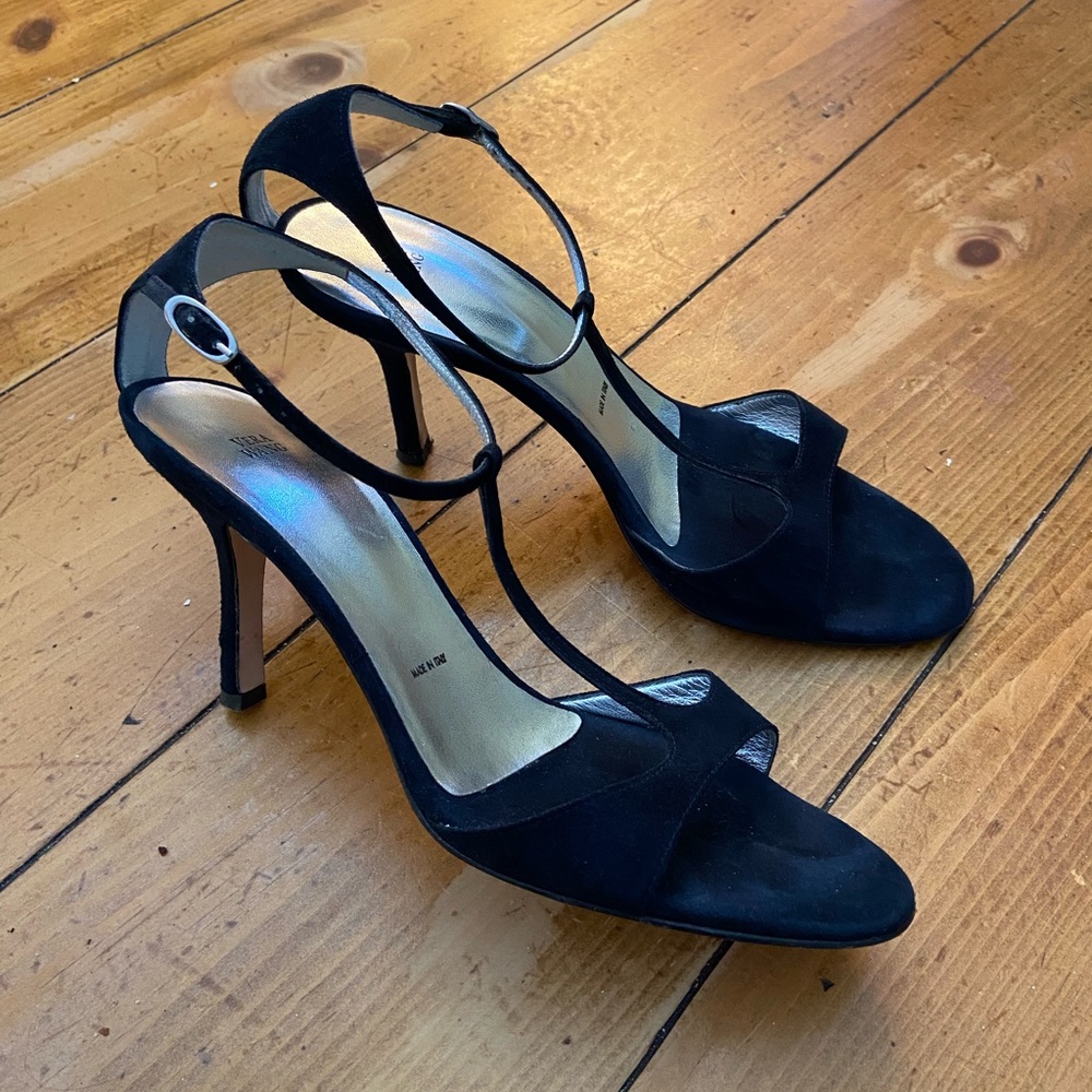 Vera Wang blk suede size 37